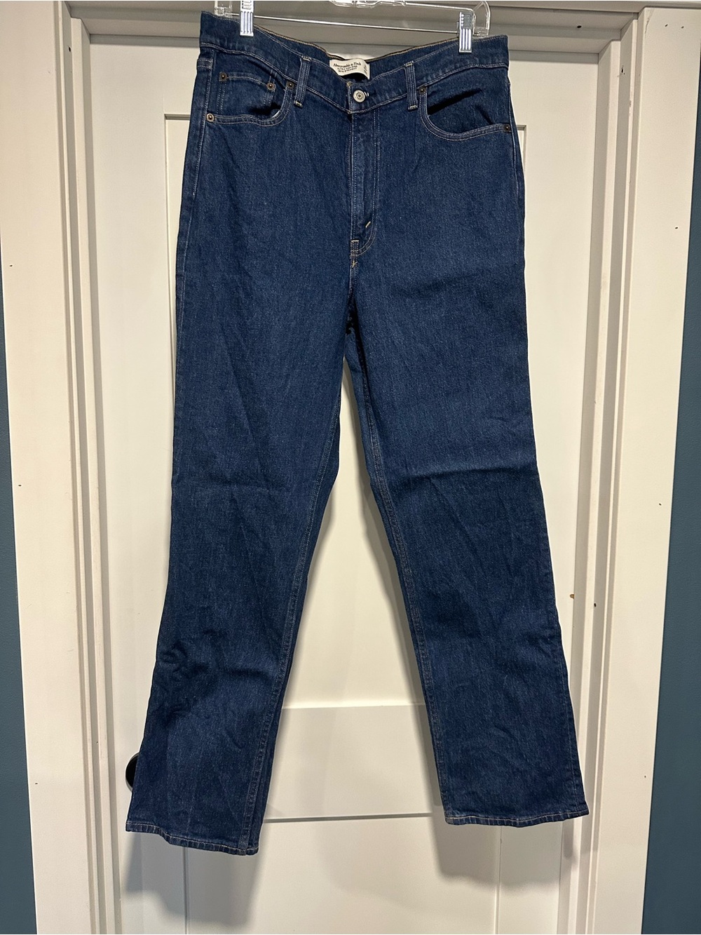 Abercrombie & Fitch Women's Dark Blue 90’s Straight-Leg Jeans